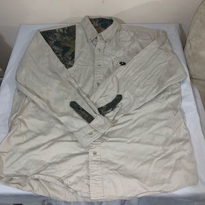 Mossy oak men's XL button down shirt